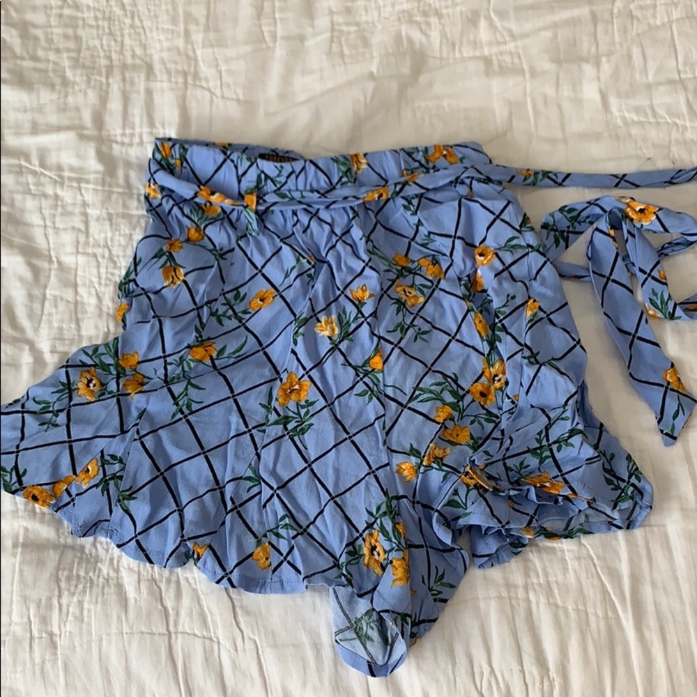 Cute flowy shorts!